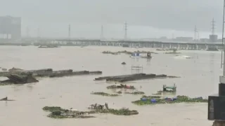 karachi-heavy-rains-318-rescued-shelters