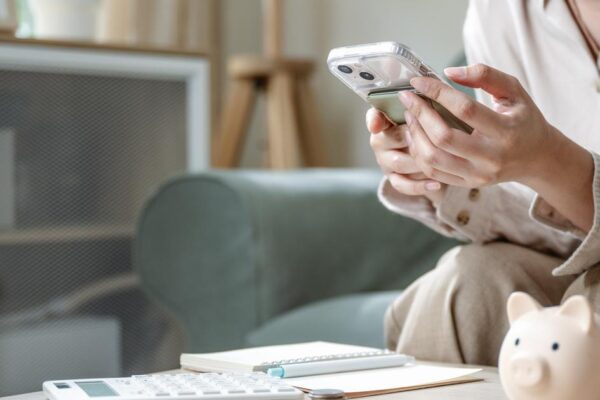 کرسمس کے موقع پر بینک ٹرانسفر میں رکاوٹ، فرانسیسی شہریوں کو احتیاطی تدابیر اختیار کرنے کی ہدایت