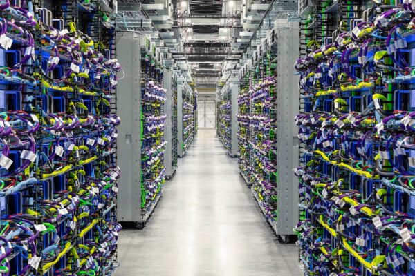 گوگل کا جیمنی 3: اینویڈیا کے بغیر تربیت یافتہ اے آئی ماڈل نے صنعت میں ہلچل مچا دی