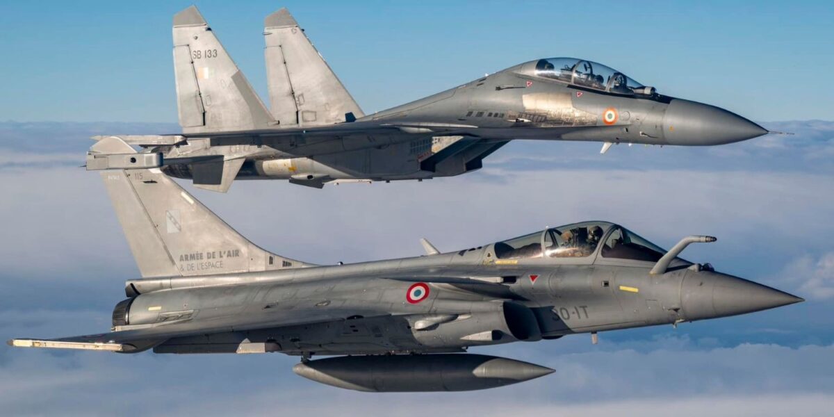 Russia Calls Rafale a Failure as Ukraine Plans to Buy 100; Tejas Fighter Crashes in Dubai