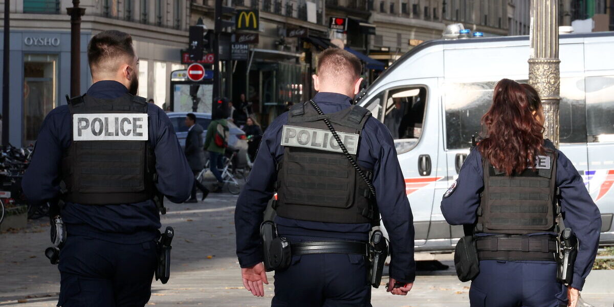 Paris: Two Women Randomly Assaulted in the Face by a Man in the 10th Arrondissement