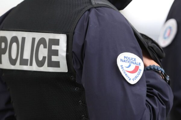 پولیس کمشنر پر پیرس بار میں خاتون پر تشدد کا مقدمہ، جون میں سماعت