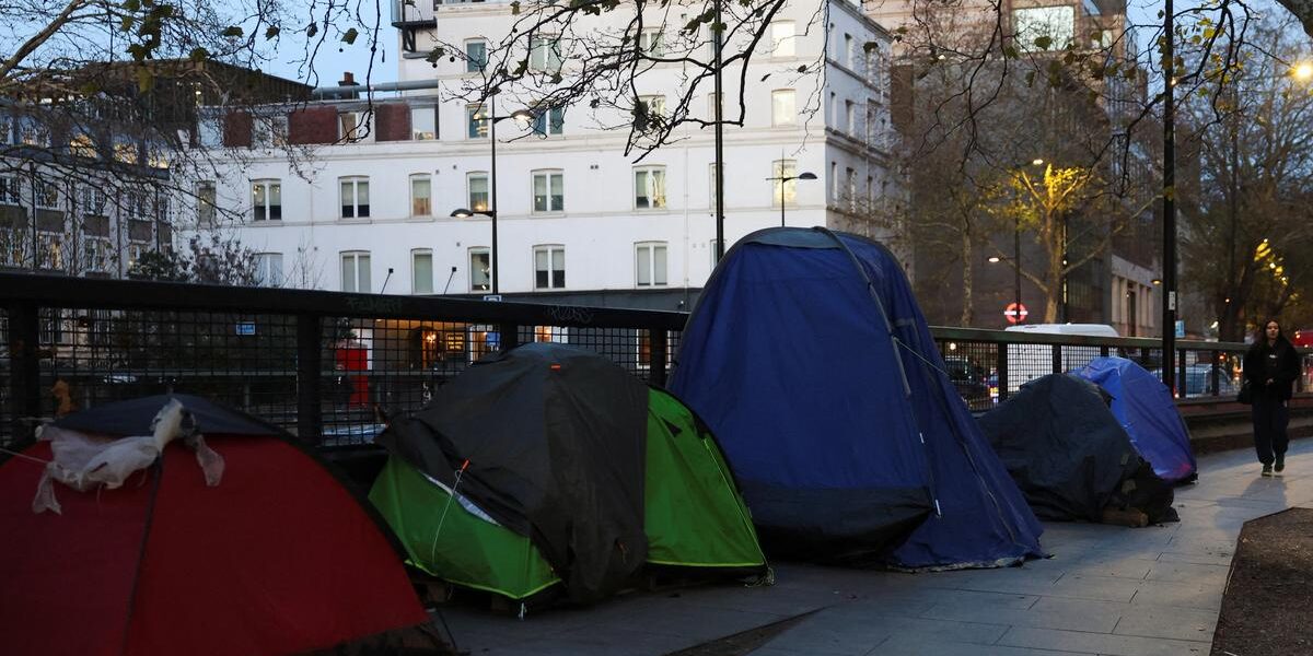 Three Homeless People Found Dead in Paris in Less Than a Week