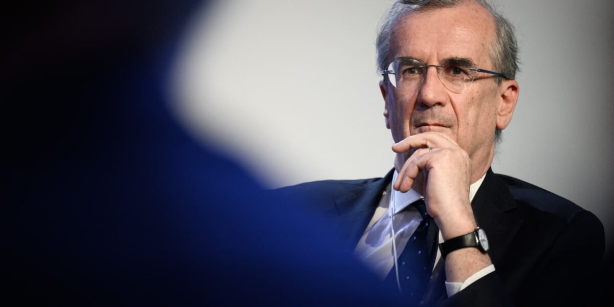 France's Central Bank Chief Urges Europe to "Wake Up" Economically