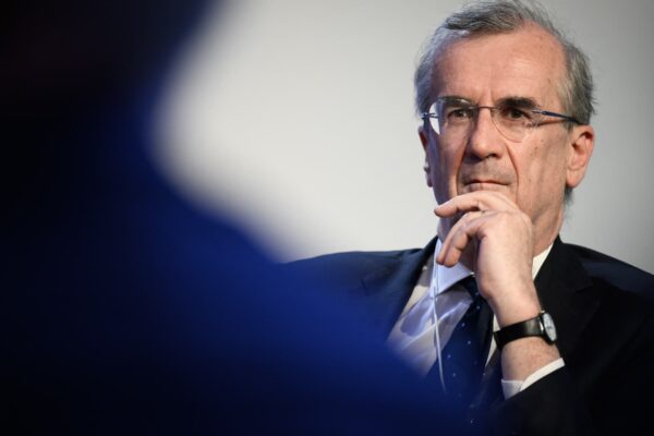 فرانس کے مرکزی بینک کے گورنر کا یورپ کو للکار: “جاگو اور اپنے اقتصادی مقدر کو خود سنبھالو”