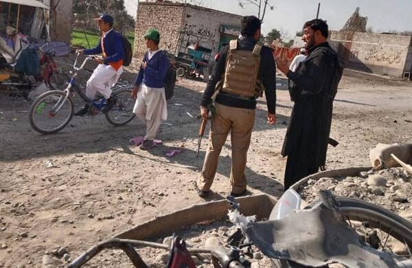 بنوں: تھانے کے قریب موٹر سائیکل دھماکا، دو ہلاک، درجن بھر زخمی