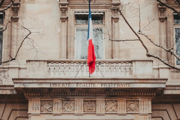 79 سالہ فرانسیسی ملزم نے 89 بچوں کے ساتھ زیادتی اور اپنی ماں اور خالہ کے قتل کا اعتراف کر لیا