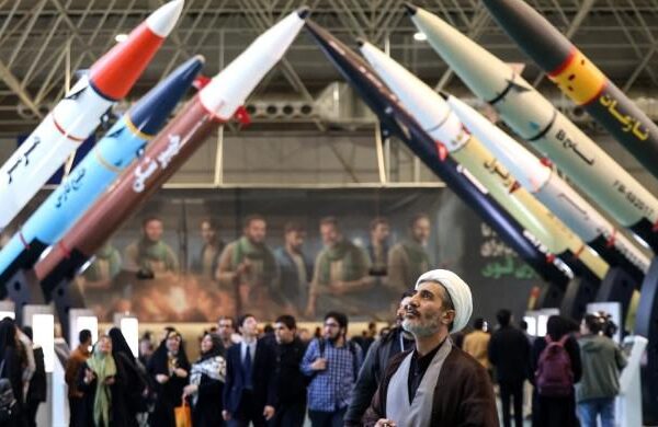 ایران کا میزائل پروگرام ’ریڈ لائن‘، کسی مذاکرات کی گنجائش نہیں: سینئر مشیر