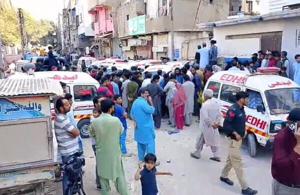 کراچی: سولجر بازار میں دھماکے سے 16 افراد جاں بحق، ملبہ ہٹانے کا عمل شروع