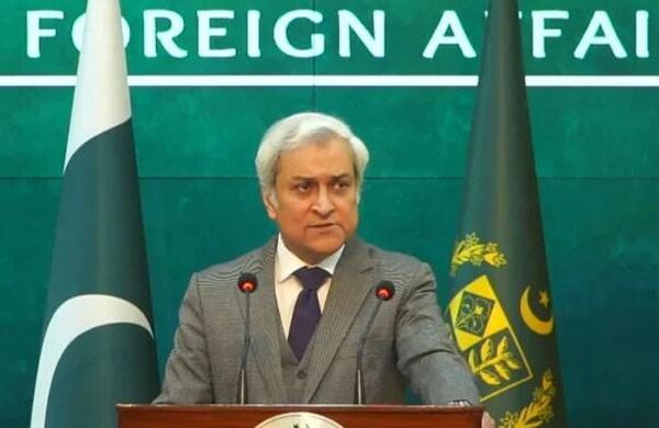 افغانستان سے جنگ نہیں، مذاکرات کا دروازہ کھلا ہے: وزارت خارجہ
