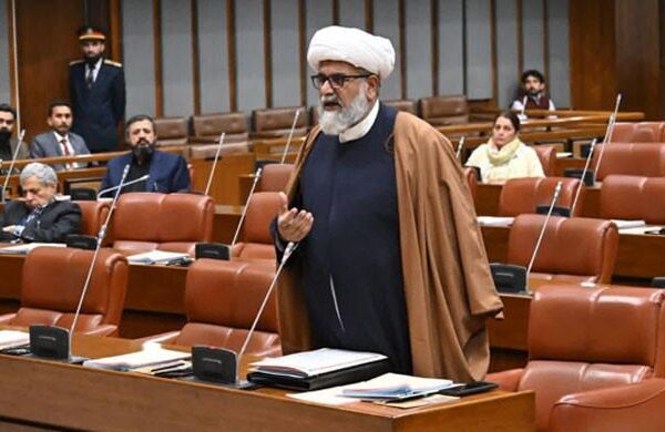 سینیٹ کے لائیو نشریات کے معطل ہونے پر اپوزیشن کا احتجاج، وضاحت کا مطالبہ