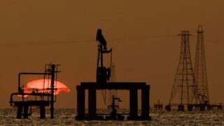 US, India Negotiate Venezuelan Oil Deal Amid Trade Talks