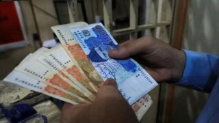 Pakistan to Pay March Salaries Early for Eid Relief
