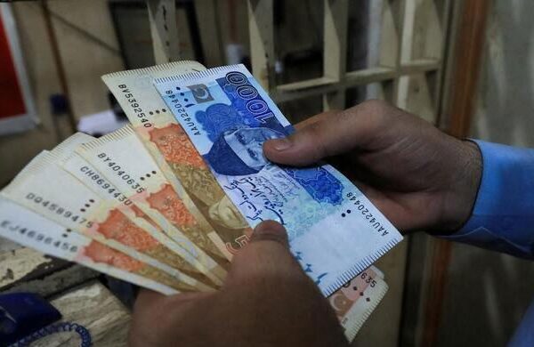 عید الفطر سے قبل وفاقی ملازمین اور پنشنرز کو مارچ کی تنخواہیں اور پنشن جاری کرنے کا فیصلہ