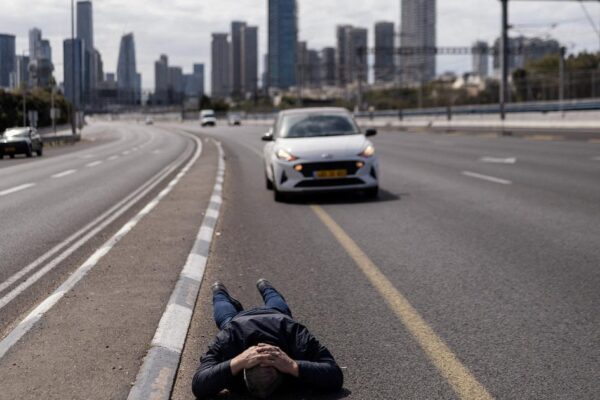 ایران نے اسرائیل اور امریکی اہداف پر نئی میزائل فائرنگ کردی، خطے میں کشیدگی میں اضافہ