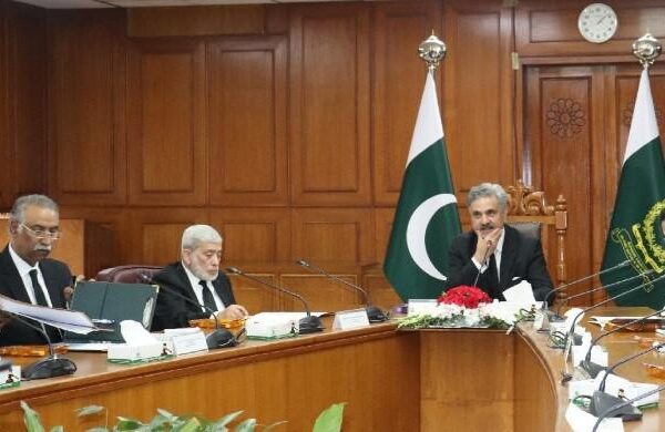 عدالتی نظام میں تاریخی احتیاطی اقدامات: چار روزہ ہفتہ اور ایندھن الاؤنس میں کمی