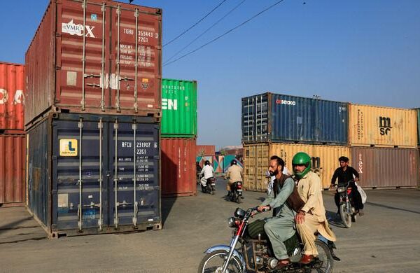 امریکی قونصل خانے کے باہر احتجاج کے بعد کراچی کی مرکزی شاہراہیں دوسرے دن بھی بند