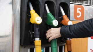 Oil Prices Surge 5% Amid Middle East Tensions, Strait of Hormuz Crisis