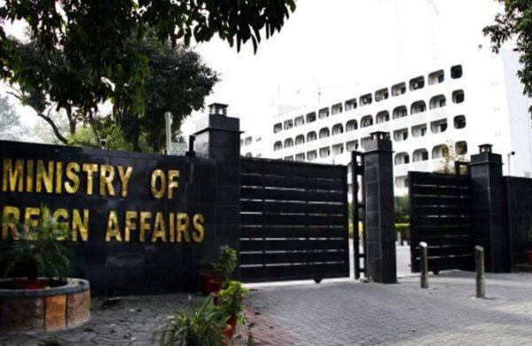 پاکستان نے مقبوضہ کشمیر میں تاریخی جامع مسجد کی رمضان کے آخری جمعہ پر بندش کی سخت مذمت کر دی