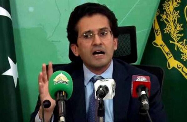 وسط مشرق میں کشیدگی کے درمیان آج تین پیٹرول کے جہاز پہنچنے کی توقع