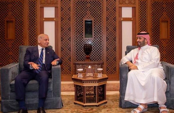 پاکستان اور سعودی عرب نے خطے میں کشیدگی کم کرنے اور وسیع تر تصادم روکنے پر اتفاق کر لیا