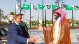 Pakistan Seeks $10bn Saudi Lifeline Amid Economic Crisis