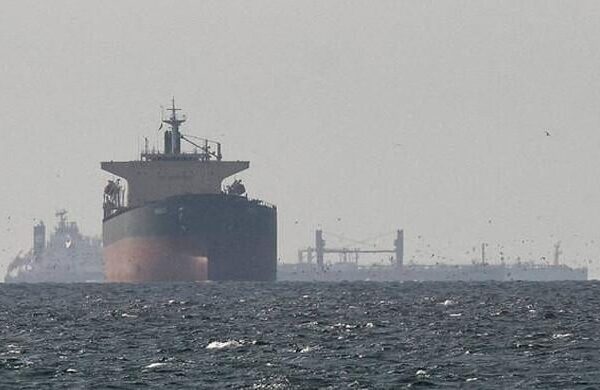 ایرانی منظوری کے ساتھ پاکستانی ٹینکر نے ہرمز کے آبنائے سے گزرا