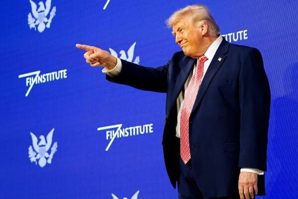 ٹرمپ کا تاریخی غلطی: ایران سے ’آبنائے ٹرمپ‘ کھولنے کا مطالبہ