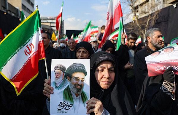 امریکہ اور اسرائیل کے حملے کے بعد ایران نے ڈرونز اور میزائلوں کی بوچھاڑ کردی