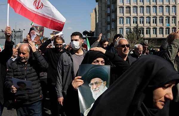 امریکہ اور اسرائیل کے حملے، ایران پر دھماکے، خطے میں جنگ کی لپیٹ میں تین ممالک