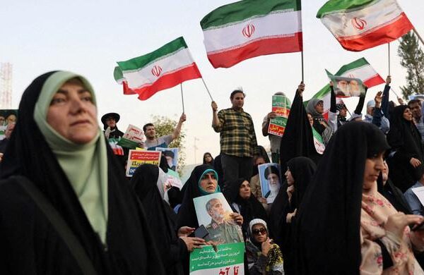 امریکی-اسرائیلی حملوں میں تیزی، پاکستان نے خطے میں امن مذاکرات کی میزبانی کا اشارہ دیا