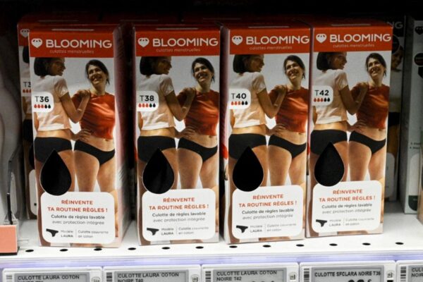فرانس میں قابل استعمال ماہواری کے مصنوعات کی ادائیگی کا تاریخی فیصلہ، 2026 سے نافذ