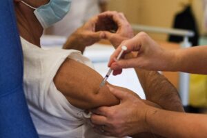 France Launches Spring COVID-19 Booster Campaign for Most Vulnerable