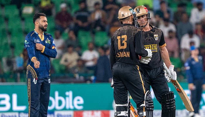 Kingsmen Crush Sultans to Stay Alive in PSL 11