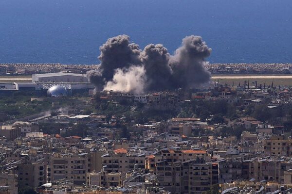 اسرائیل نے جنگ کے سب سے شدید فضائی حملے کیے، حزب اللہ نے حملوں میں عارضی وقفہ دے دیا