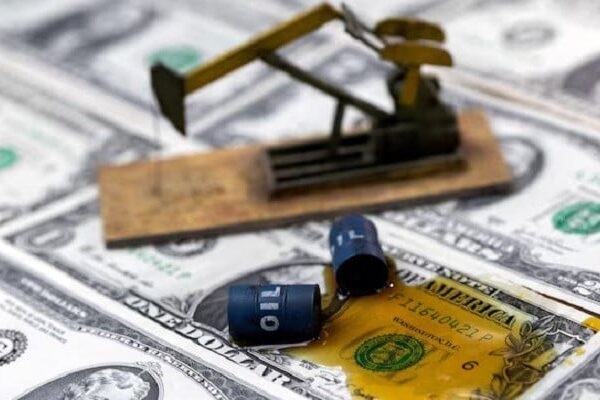 ایران امریکہ کشیدگی: ہرمز آبنائے کی بندش سے تیل 7 فیصد مہنگا، عالمی منڈیاں لرز گئیں