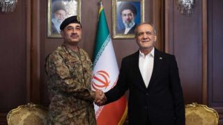 Pakistan's Top General Meets Iranian Leaders in Tehran Peace Push
