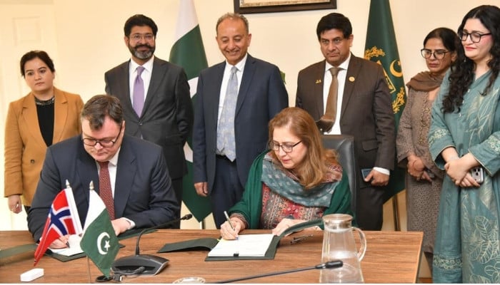 Pakistan Signs Historic Carbon Market Deal with Norway