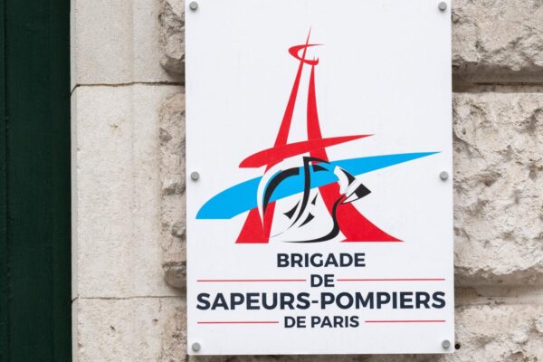 پیرس میں راتوں رات ہنگامی مشق: فائر بریگیڈ کی حقیقی حالات میں تربیت