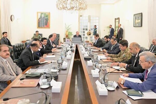 مشرق وسطیٰ کے بحران کے دوران توانائی کے تحفظ کے اقدامات نے پاکستان کو بڑے بحران سے بچا لیا: وزیراعظم