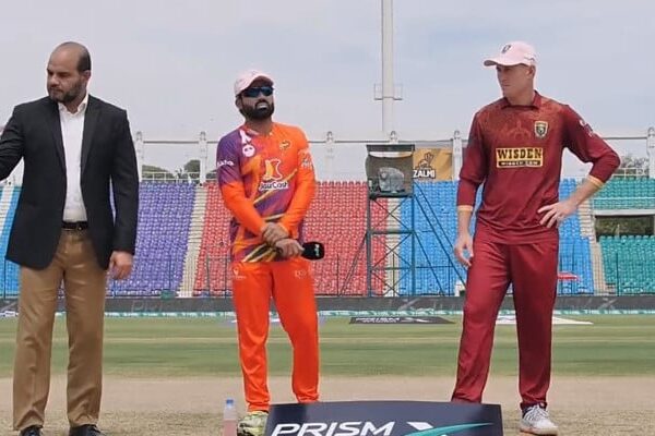 پی ایس ایل 11: حیدرآباد کنگزمین نے ٹاس جیت کر راولپنڈیز کے خلاف پہلے فیلڈنگ کا فیصلہ کیا