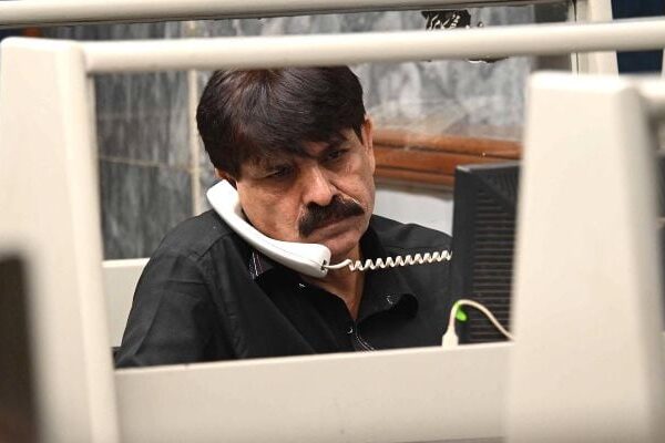 تیزی سے گراوٹ کے بعد پاکستان اسٹاک ایکسچینج میں زبردست بحالی، انڈیکس 4 ہزار پوائنٹس سے زیادہ اوپر