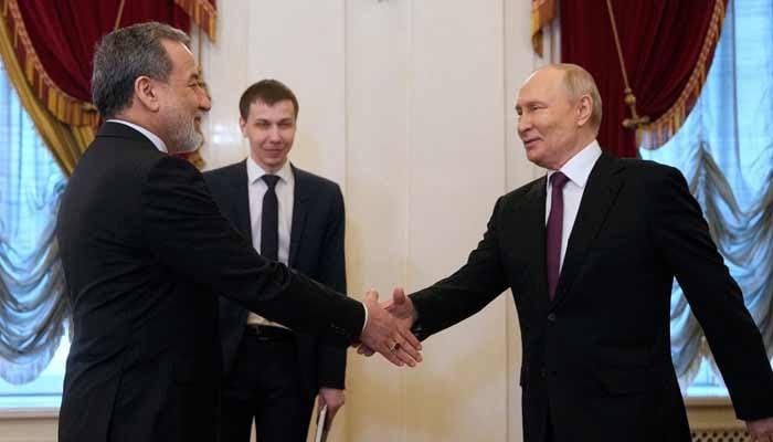Putin Pledges Support for Iran in St. Petersburg Talks