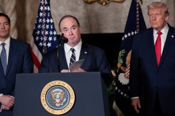 امریکی بحریہ کے سیکرٹری جان فیلن برطرف، پینٹاگون میں ہلچل تیز