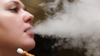 French Tobacco Sales Drop 8.2% in 2025, Youth Vaping Surges