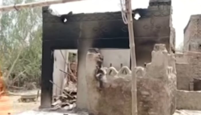 Over 100 Homes Torched in Pakistan Marriage Feud