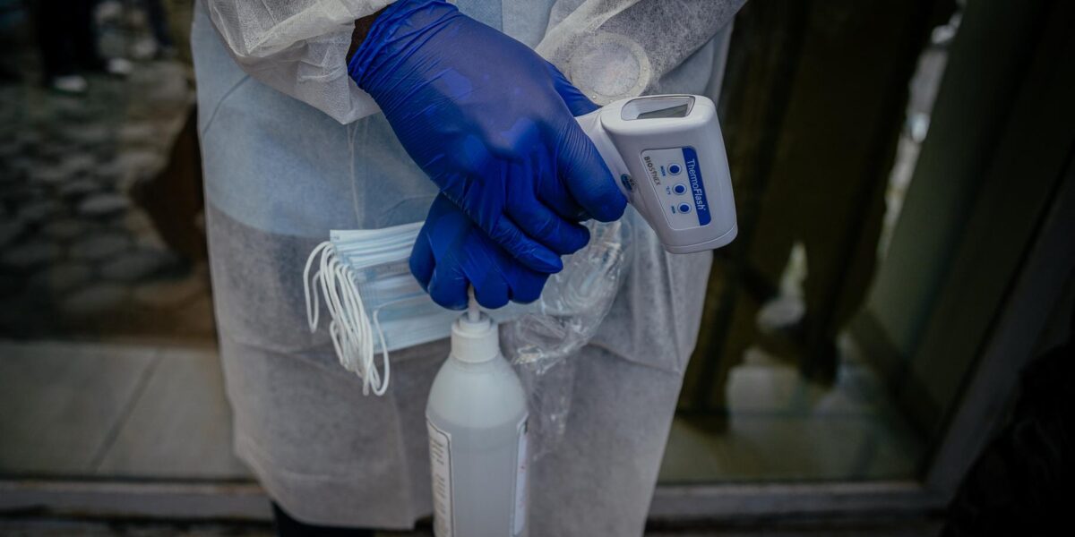 First Ebola Case Detected in France, Doctor Stable