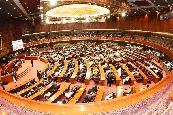 پارلیمنٹ کی مہر کے بغیر 3,177 ارب روپے خرچ، مالیاتی بے ضابطگیوں کا پول کھلا