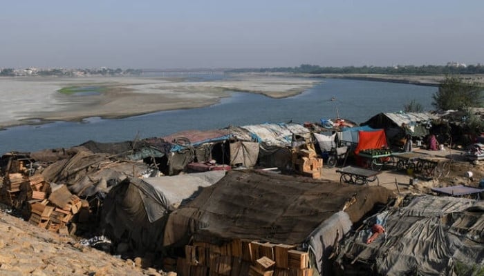 Pakistan Poverty Hits 28.9% as Education Cuts Deepen