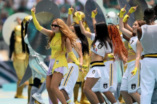 ورلڈ کپ 2026: کیا شکیہ اسٹیج پر نہیں تھیں؟ ’جھوٹی ہمشکل‘ کی افواہ نے اڑائی سب کی نیند